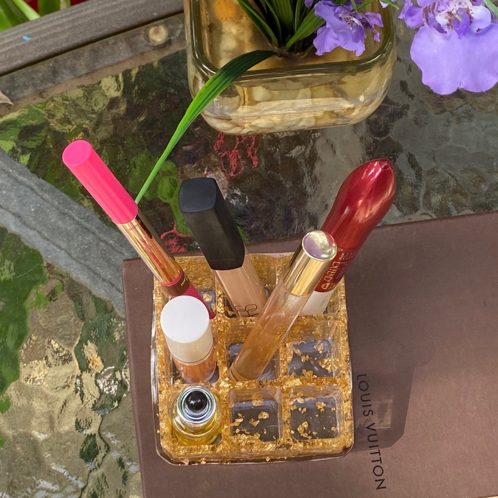 Gold Cosmetic Organizer Resin Art - Picture 3 of 16
